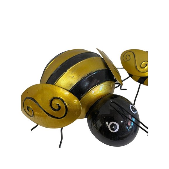 Bumble Bee Metal Table Art Bees 3 Sculpture Indoor Outdoor Decor 2", 3" and 4" - Picture 3 of 11